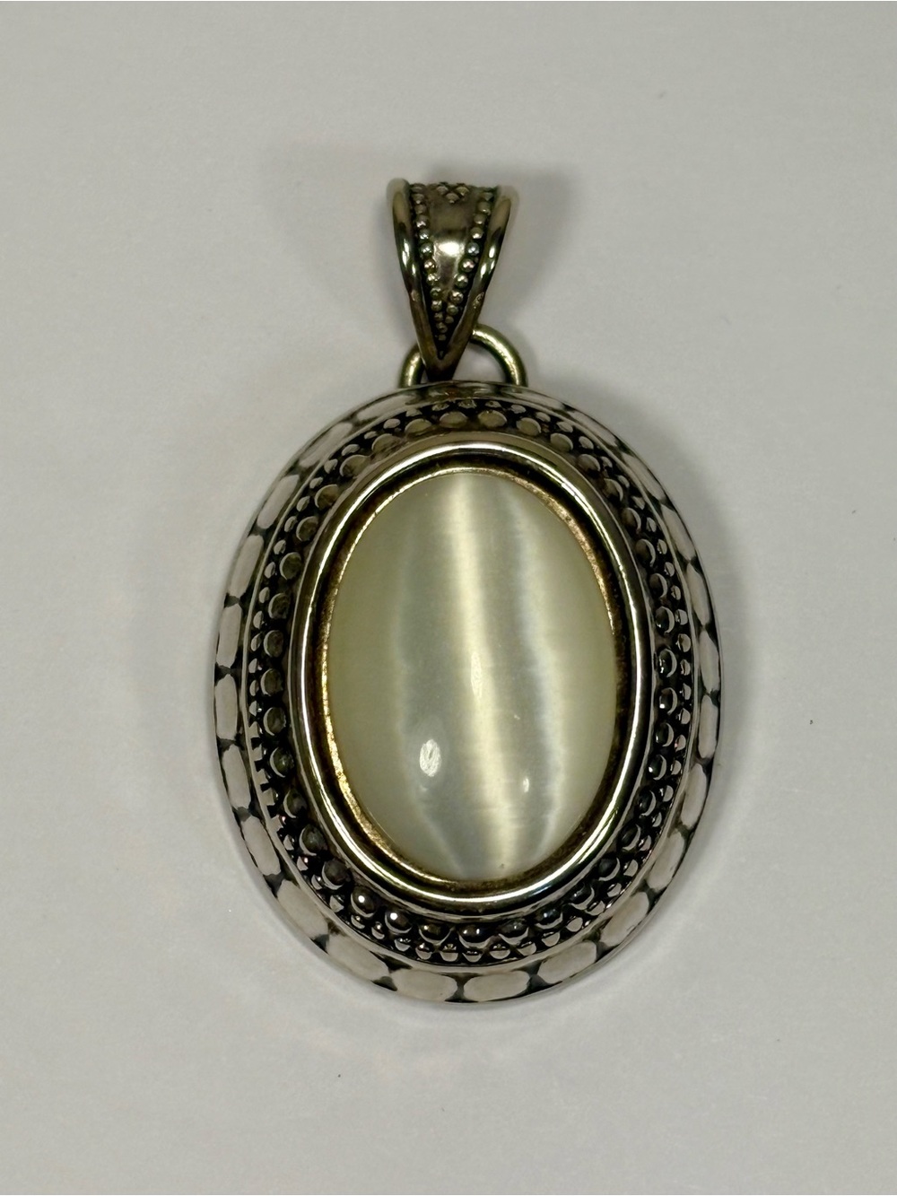 Hand Crafted Silver Oval Mother-of-Pearl Pendant - White